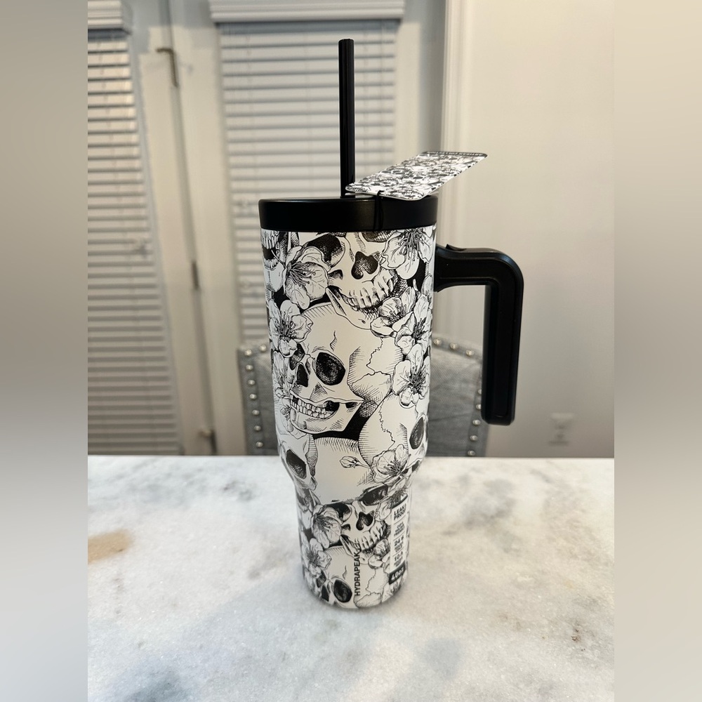 New Limited Edition Hydrapeak Voyager Skull Artisan Collection Tumbler - 40oz